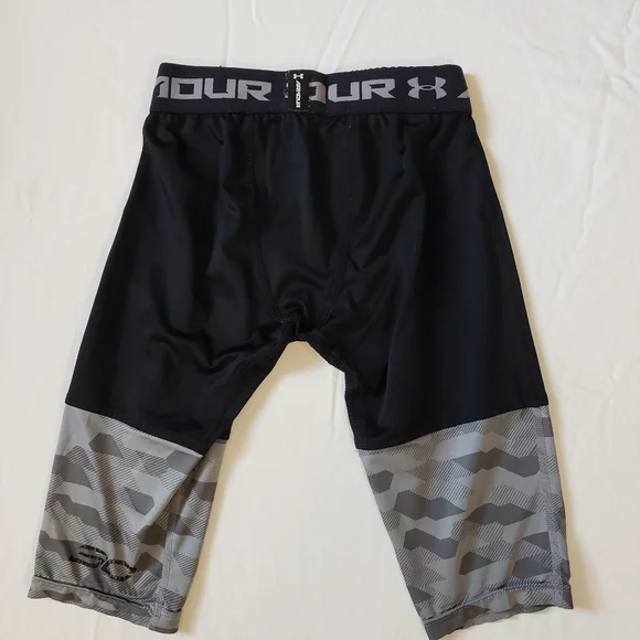 Under Armour Heatgear Sport Compression Tight Youth 3/4 Black Size Y Xs/JTP/EP - Picture 5 of 6